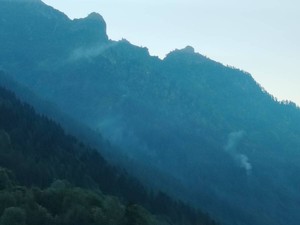 Incendi in Valsesia, ripresi gli interventi aerei: atteso l’Erickson dei Vigili del fuoco Incendi in Valsesia, ripresi gli interventi aerei: atteso l’Erickson dei Vigili del fuoco