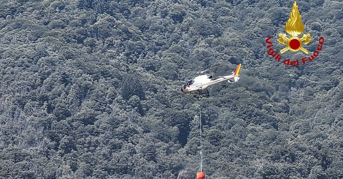 Nuovo fronte di fuoco in località Alpe La Res. Proseguono le operazioni