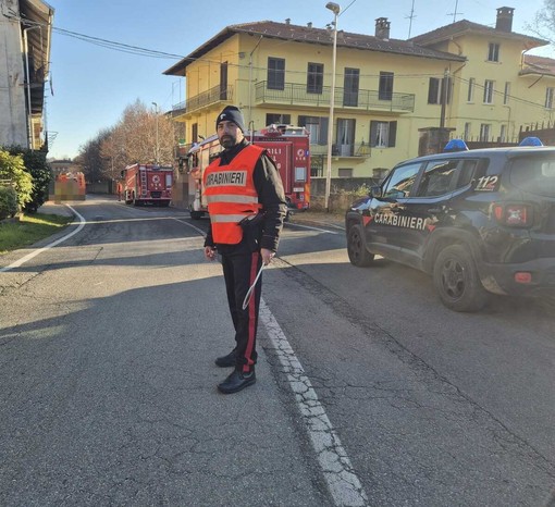 Valdilana, incendia l'auto del vicino al culmine della lite