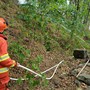 Fiamme in alta Valsessera, scatta il cordone di sicurezza attorno al Santuario del Cavallero FOTO Fiamme in alta Valsessera, scatta il cordone di sicurezza attorno al Santuario del Cavallero FOTO