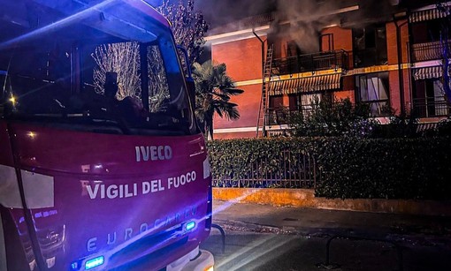 Dal Nord/Ovest, incendio in un edificio residenziale di Rivalta: muore una ragazza di 28 anni