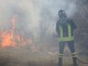 Sterpaglie a fuoco vicino alle abitazioni, residenti di Crocemosso lanciano l’allarme (foto di repertorio)