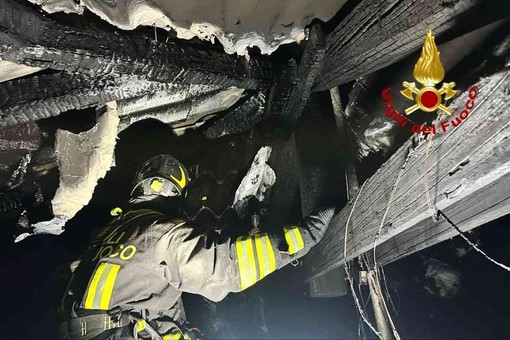 Dal Nord/Ovest: Incendio in casa ad Alice Castello, 75enne muore carbonizzato