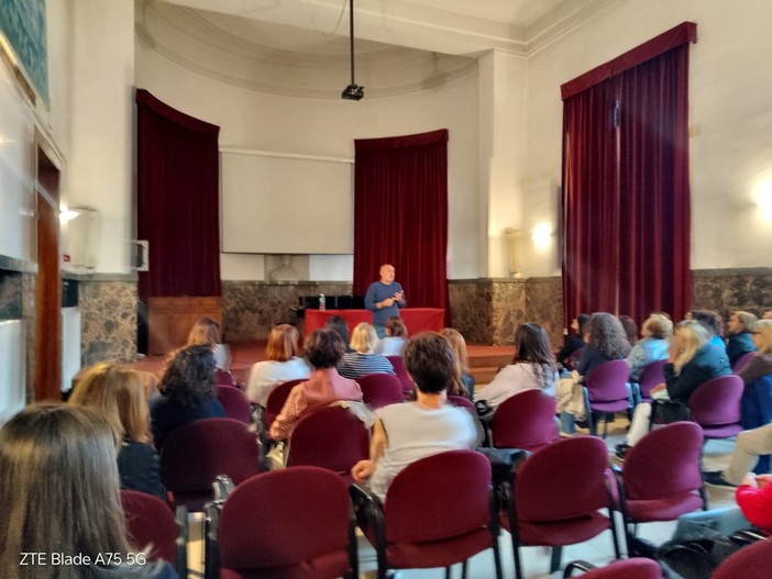 Scuole valsesiane, conclusi i laboratori contro bullismo, cyberbullismo e dipendenze Scuole valsesiane, conclusi i laboratori contro bullismo, cyberbullismo e dipendenze
