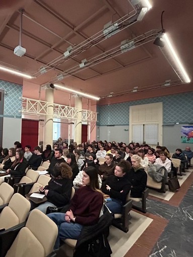 Varallo, gli studenti del “D’Adda” a lezione di salute: incontro con Avis, Admo e Rotaract a Palazzo d’Adda