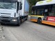 Code e rallentamenti al traffico a Valdilana per un scontro tra pullman e camion FOTO