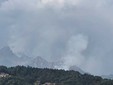 Incendio al Monte Barone, il fumo arriva fino a Casapinta