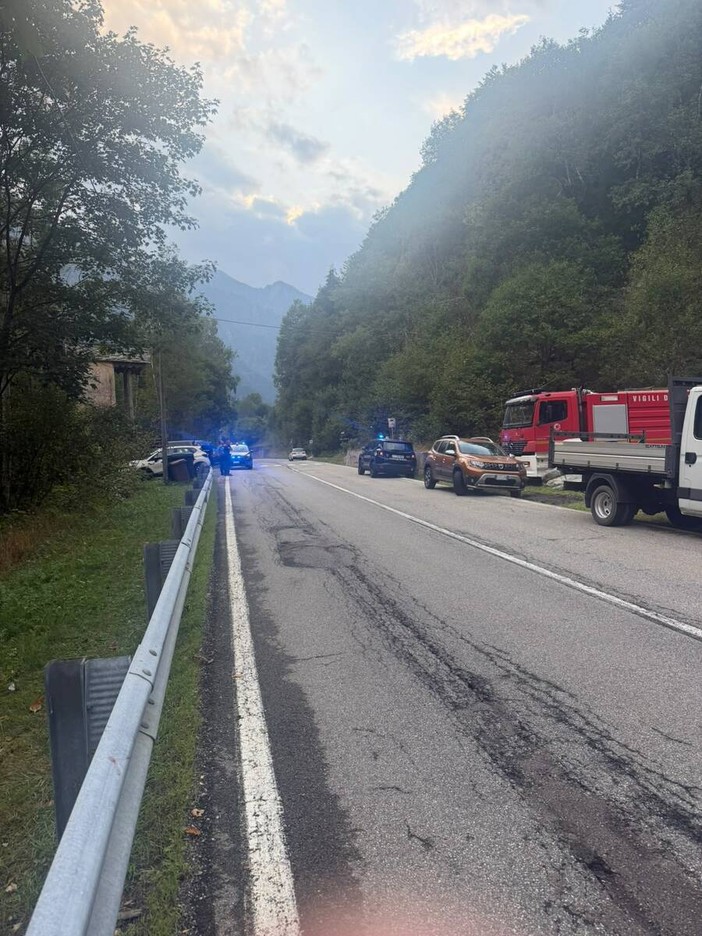Incendi in Valsesia, nuovo focolaio a Mollia dopo un fulmine Incendi in Valsesia, nuovo focolaio a Mollia dopo un fulmine