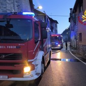 Incendio in un’abitazione a Scopa, intervento dei Vigili del Fuoco in frazione Muro