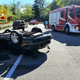 Auto si ribalta sulla Cremosina a Valduggia: due feriti