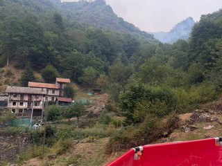 Incendi in Valsesia, situazione difficile sul Monte Barone e a Cravagliana Incendi in Valsesia, situazione difficile sul Monte Barone e a Cravagliana