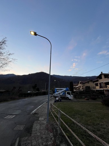 Quarona, ripristinata l’illuminazione in via Sella: restano tre lampioni spenti