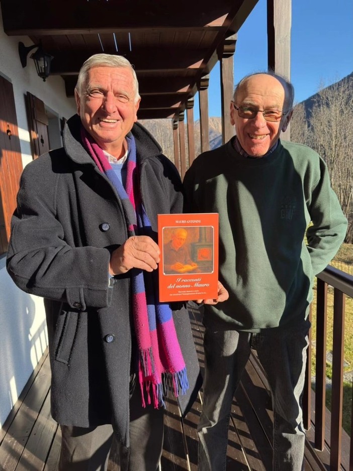 Cervarolo, un nuovo libro celebra il territorio tra fantasia e tradizione: il Sindaco Bondetti incontra l’autore Mauro Antonini Cervarolo, un nuovo libro celebra il territorio tra fantasia e tradizione: il Sindaco Bondetti incontra l’autore Mauro Antonini