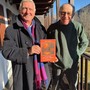 Cervarolo, un nuovo libro celebra il territorio tra fantasia e tradizione: il Sindaco Bondetti incontra l’autore Mauro Antonini Cervarolo, un nuovo libro celebra il territorio tra fantasia e tradizione: il Sindaco Bondetti incontra l’autore Mauro Antonini