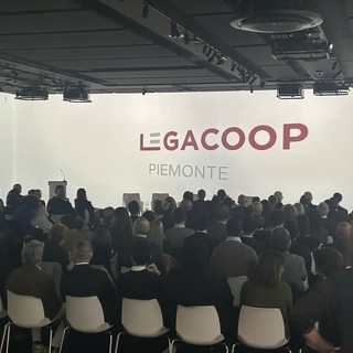 La cooperazione non conosce crisi: in Piemonte LegaCoop vale il 4% del Pil regionale La cooperazione non conosce crisi: in Piemonte LegaCoop vale il 4% del Pil regionale