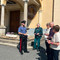 Carabinieri, incontro con i fedeli sul sagrato della chiesa: distribuito in Valsessera il vademecum contro le truffe