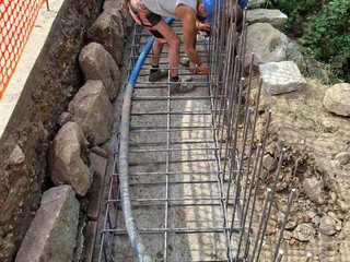 A Doccio lavori sul ponticello di via Isolella: più sicurezza e carreggiata più larga A Doccio lavori sul ponticello di via Isolella: più sicurezza e carreggiata più larga