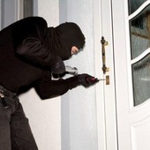 Serravalle, ladri svaligiano appartamenti mentre i residenti sono fuori