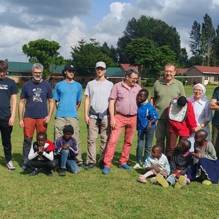 Dal Lancia di Borgosesia al Kenya: docenti e studenti in missione a Tuuru tra manutenzioni e aiuto ai bambini con disabilità