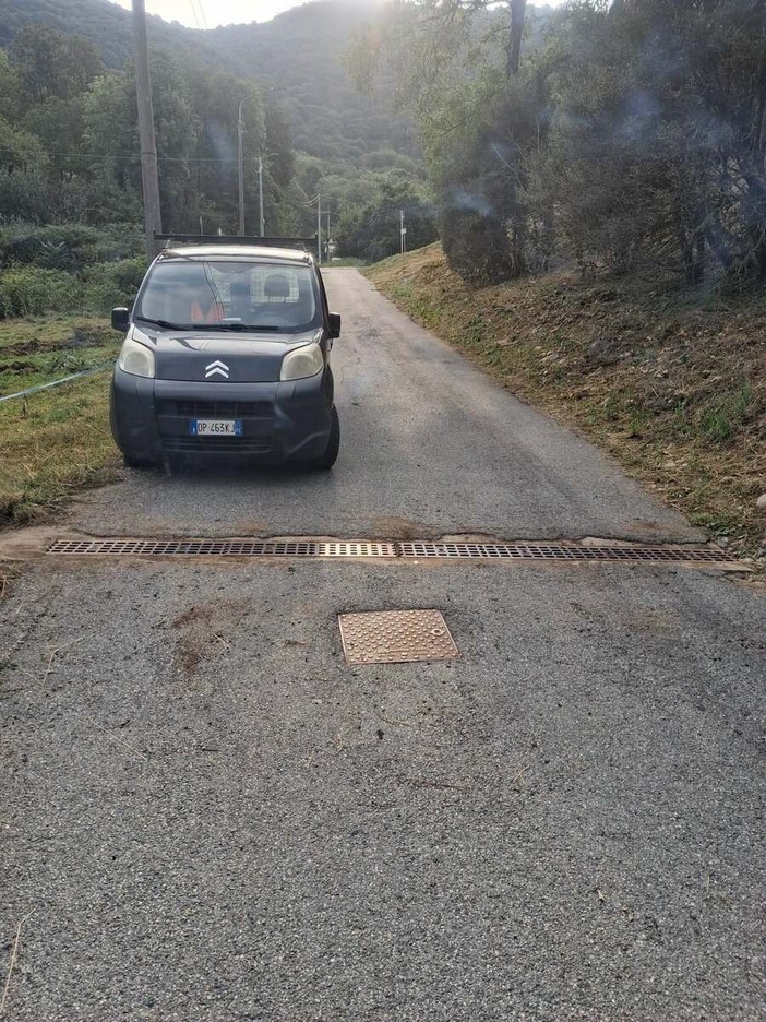 A Valmaggiore puliti griglie e tombini: proseguono i piccoli interventi di manutenzione A Valmaggiore puliti griglie e tombini: proseguono i piccoli interventi di manutenzione