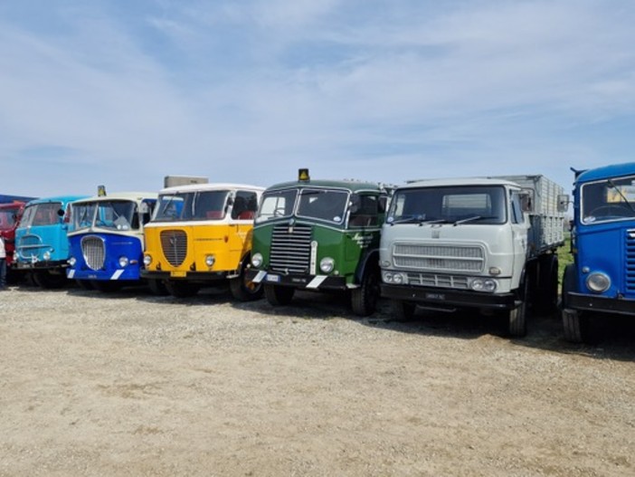 Collezione Marazzato, una festa per gli appassionati del marchio Alfa Romeo. Al porte aperte oltre 500 i visitatori Collezione Marazzato, una festa per gli appassionati del marchio Alfa Romeo. Al porte aperte oltre 500 i visitatori