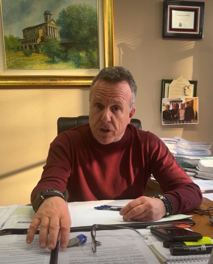 Serravalle Sesia, il sindaco Basso fa il punto su raccolta rifiuti e centro di stoccaggio: “Servono collaborazione e differenziata fatta bene” Serravalle Sesia, il sindaco Basso fa il punto su raccolta rifiuti e centro di stoccaggio: “Servono collaborazione e differenziata fatta bene”