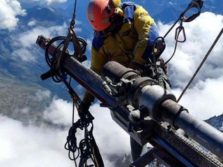 Capanna Margherita, tre anni di monitoraggio geotecnico e strutturale sul Monte Rosa Capanna Margherita, tre anni di monitoraggio geotecnico e strutturale sul Monte Rosa