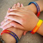 Biella e Roasio ricordano Matteo Senfet, una panchina e un abbraccio collettivo ai suoi cari FOTO Biella e Roasio ricordano Matteo Senfet, una panchina e un abbraccio collettivo ai suoi cari FOTO