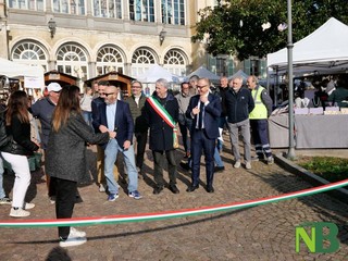 A Sordevolo si accende di magia: al via la XXIII edizione del Mercatino degli Angeli FOTO e VIDEO Davide Finatti per newsbiella.it