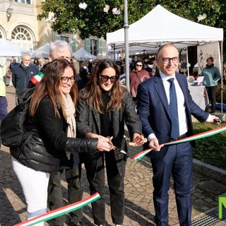 A Sordevolo si accende di magia: al via la XXIII edizione del Mercatino degli Angeli FOTO e VIDEO Davide Finatti per newsbiella.it A Sordevolo si accende di magia: al via la XXIII edizione del Mercatino degli Angeli FOTO e VIDEO Davide Finatti per newsbiella.it