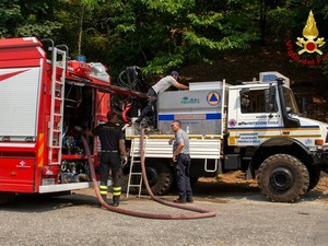 Incendio sul Monte Barone, una lettrice: "Grazie a chi difende la nostra terra senza sosta" Incendio sul Monte Barone, una lettrice: "Grazie a chi difende la nostra terra senza sosta"