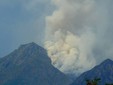 Incendio sul Monte Barone, sopralluogo di Gallo e Rocchi: "Si lotta per circoscrivere le fiamme" FOTO Toni Crestani Incendio sul Monte Barone, sopralluogo di Gallo e Rocchi: "Si lotta per circoscrivere le fiamme" FOTO Toni Crestani