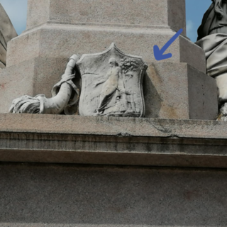 Monumento a Cavour di Vercelli danneggiato la notta degli Europei: il responsabile è un 30enne