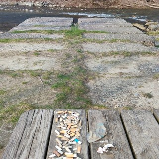 Gattinara, ripulita l’area “I Mullu” lungo il Sesia: raccolti 75 mozziconi in pochi minuti Gattinara, ripulita l’area “I Mullu” lungo il Sesia: raccolti 75 mozziconi in pochi minuti