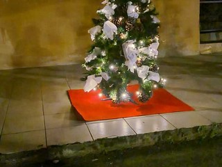 Strona, mercatino e iniziative natalizie: alberi creativi e musica per le vie del paese FOTO e VIDEO di Catia Ciccarelli per newsbiella.it