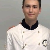 Studente dell'Alberghiero "Pastore" supera la Maturità con un anno di anticipo: 100 e lode per Nicolas Palestro Studente dell'Alberghiero "Pastore" supera la Maturità con un anno di anticipo: 100 e lode per Nicolas Palestro