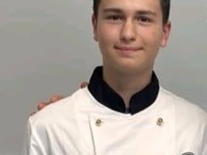 Studente dell'Alberghiero "Pastore" supera la Maturità con un anno di anticipo: 100 e lode per Nicolas Palestro Studente dell'Alberghiero "Pastore" supera la Maturità con un anno di anticipo: 100 e lode per Nicolas Palestro