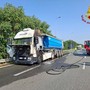 Autoarticolato in fiamme sulla tangenziale di Novara: intervento lampo dei Vigili del Fuoco, traffico bloccato Autoarticolato in fiamme sulla tangenziale di Novara: intervento lampo dei Vigili del Fuoco, traffico bloccato
