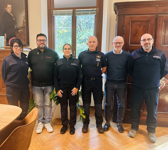 Borgosesia, tre nuovi agenti entrano in servizio nella Polizia Municipale