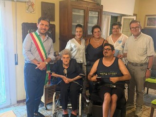 Quarona festeggia i 100 anni della signora Pierina Rosa Quarona festeggia i 100 anni della signora Pierina Rosa