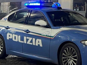 Tenta due rapine la stessa notte e rimedia denuncia e arresto Tenta due rapine la stessa notte e rimedia denuncia e arresto