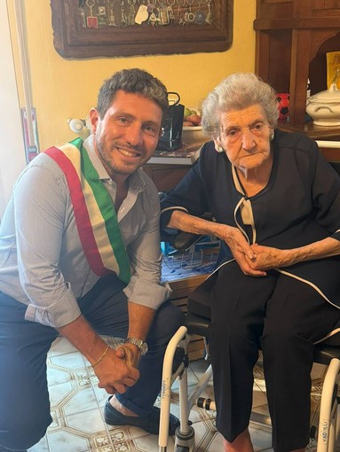 Quarona festeggia i 100 anni della signora Pierina Rosa Quarona festeggia i 100 anni della signora Pierina Rosa