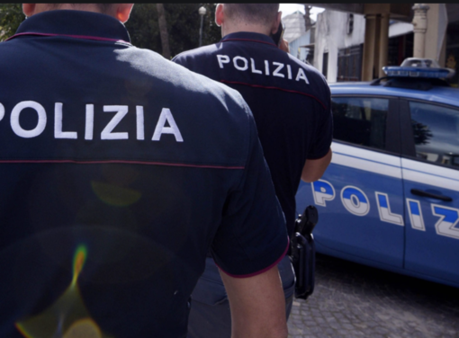Truffe a Vercelli, sette persone indagate: sostituzione di persona e falso in certificazioni pubbliche.