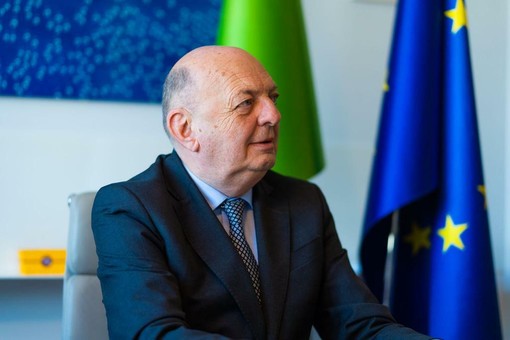 Auto, Pichetto sull'orientamento Ue: “Possibile revisione standard appare un segnale positivo”