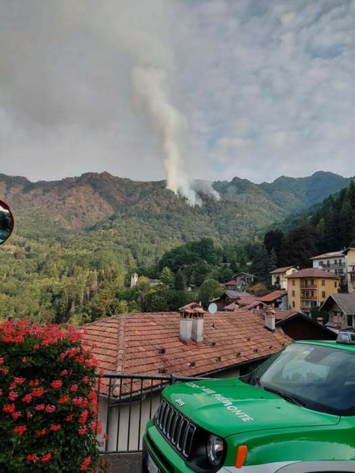 Valsesia: attivi incendi a Rima e Cravagliana - Foto pag fb Francesco Pietrasanta Valsesia: attivi incendi a Rima e Cravagliana - Foto pag fb Francesco Pietrasanta