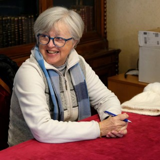 Fobello, sala consiliare piena per la presentazione de “La valle di smeraldo”: il ricavato sarà devoluto alla Pro Loco Fobello, sala consiliare piena per la presentazione de “La valle di smeraldo”: il ricavato sarà devoluto alla Pro Loco