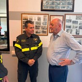 Incendi in Valsesia, visita del ministro Pichetto ai presidi dei Vigili del fuoco Incendi in Valsesia, visita del ministro Pichetto ai presidi dei Vigili del fuoco