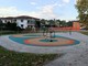 Roasio, proseguono i lavori al Parco Monolo: completata la pavimentazione in gomma colorata Roasio, proseguono i lavori al Parco Monolo: completata la pavimentazione in gomma colorata