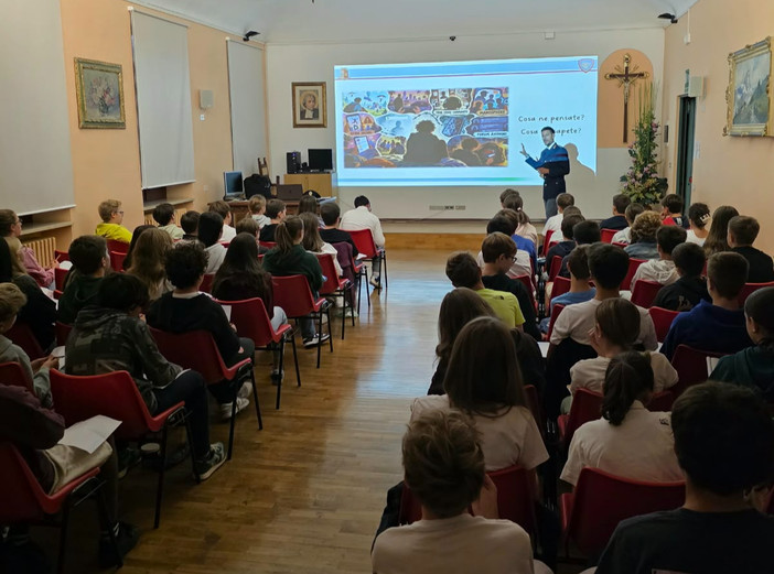“Una vita da social”: la Polizia Postale a lezione di legalità all’action week “Una vita da social”: la Polizia Postale a lezione di legalità all’action week
