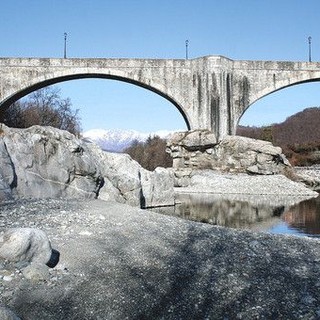 Riaperto il ponte di Agnona a Borgosesia,